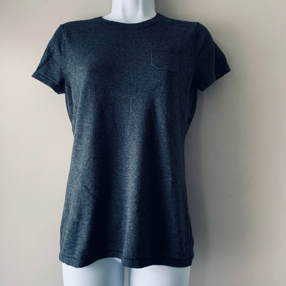 GAP dark grey top front pocket size M